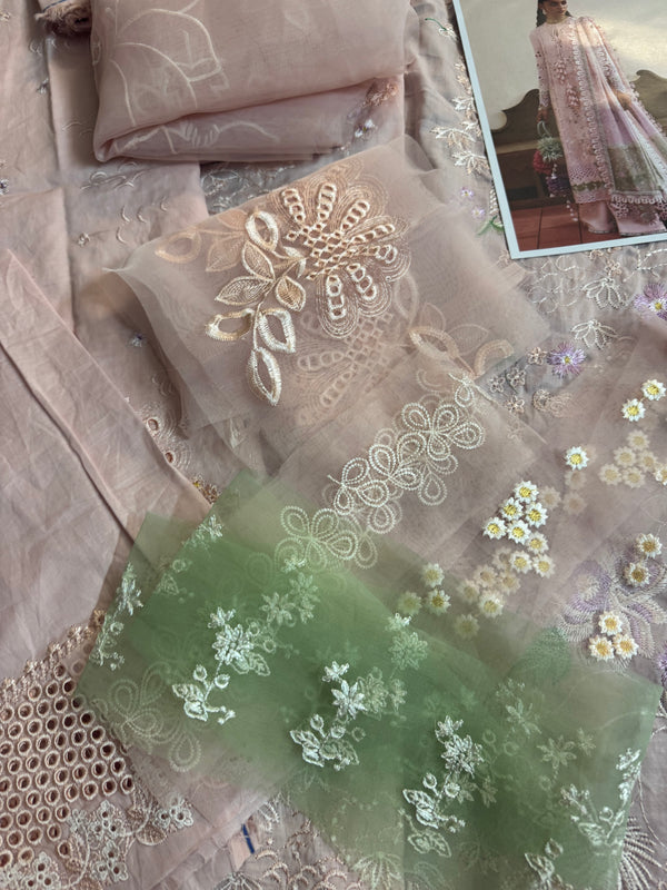 Suffuse pink lawn 2025