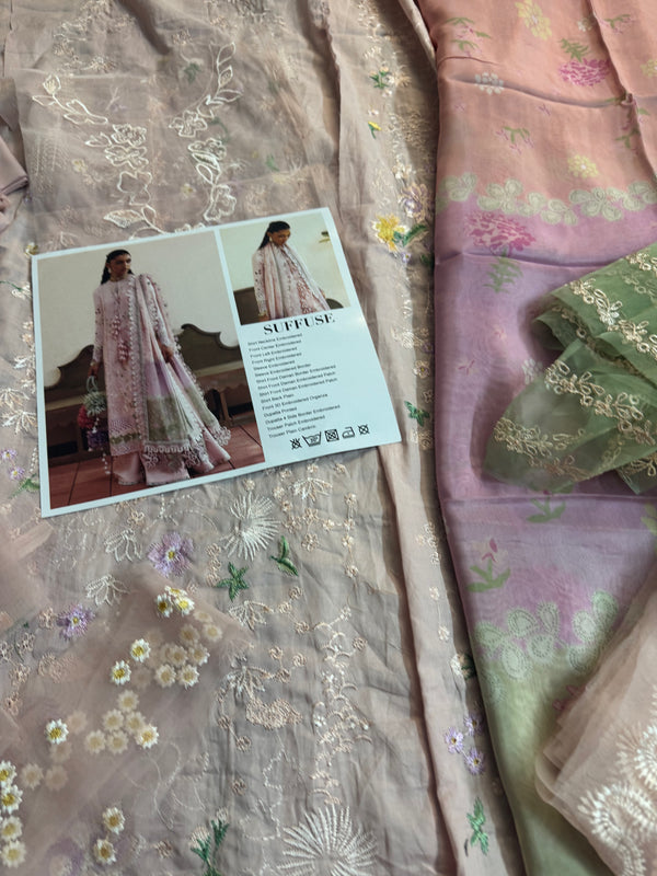 Suffuse pink lawn 2025