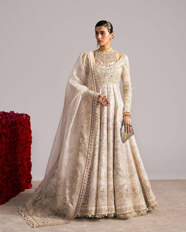 Suffusebysanayasir white wedding edition