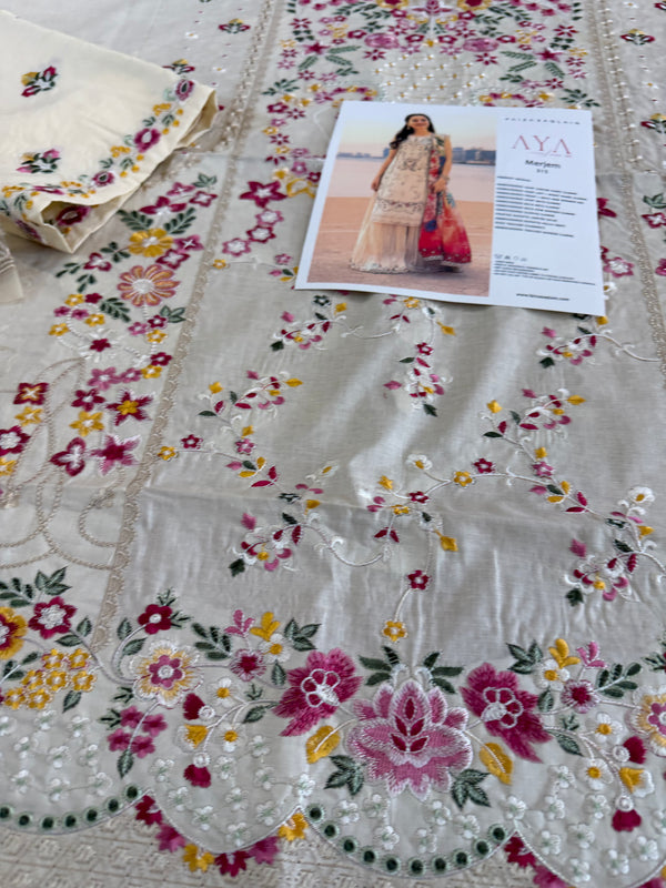 Faiza saqlain ivory multi lawn 2026