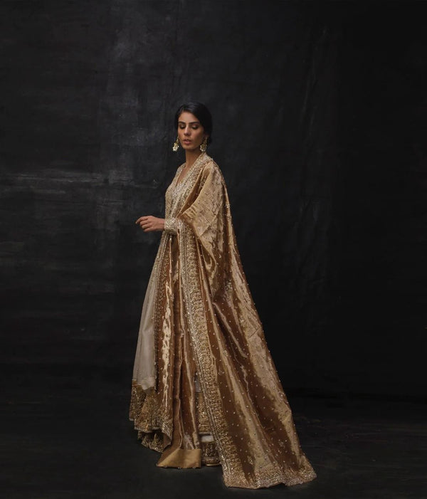 Nida Azwar golden bridal collection