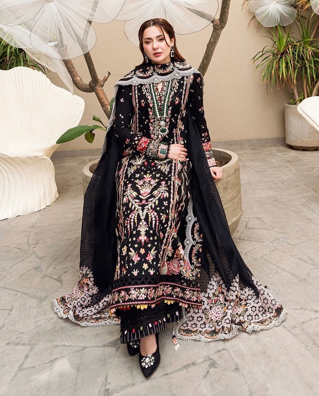 Qalamqar black lawn 2025