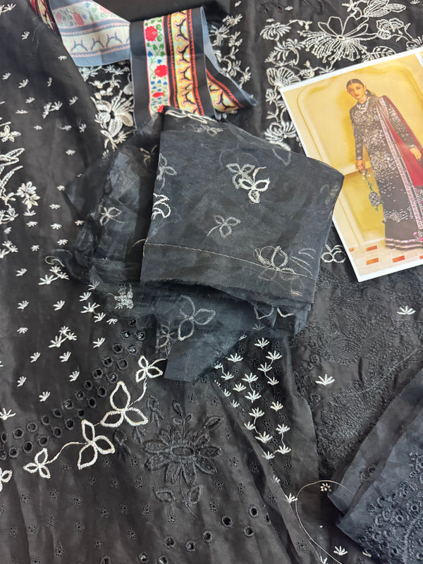 Suffuse black lawn 2025