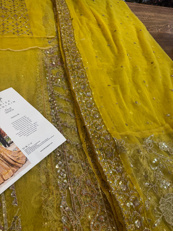 Faiza saqlain golden wedding edition