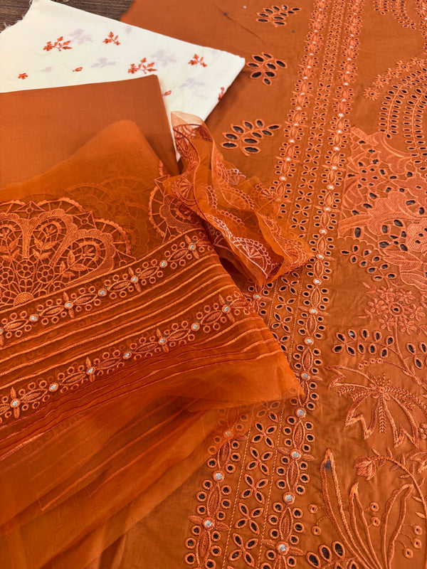 Saira shakira orange lawn 2025