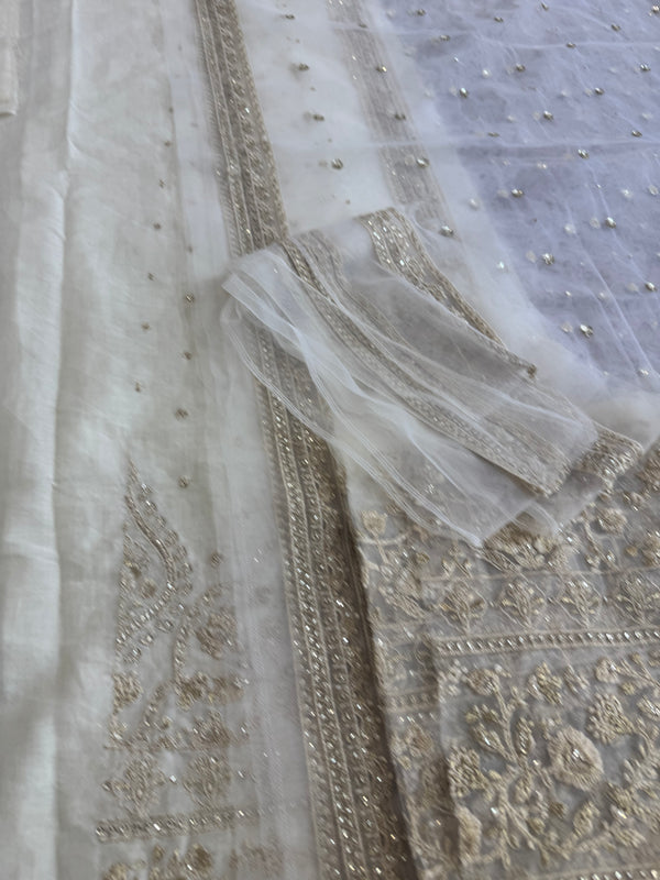 Faiza Saqlain skin lawn 2025