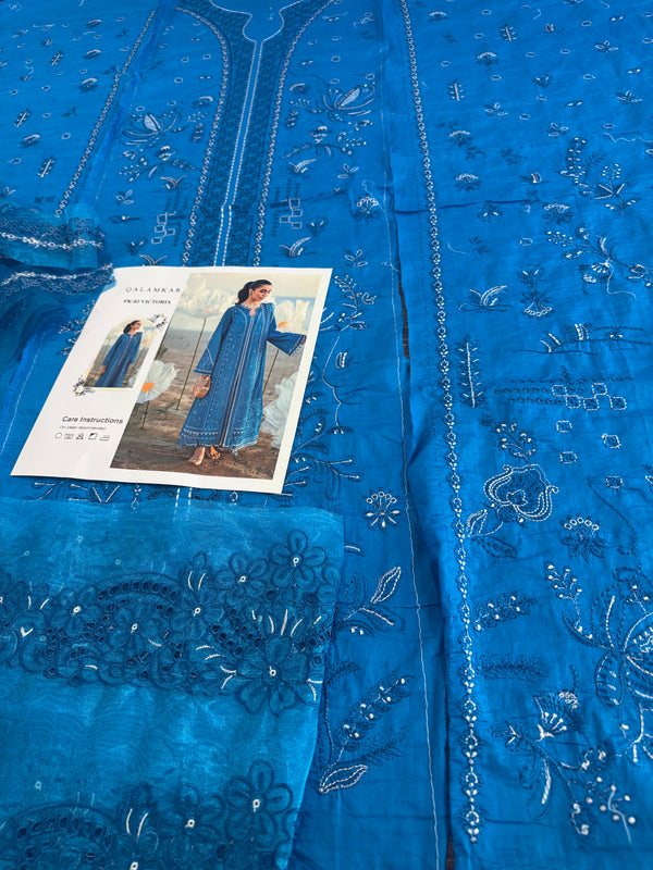 Qalamqar blue lawn