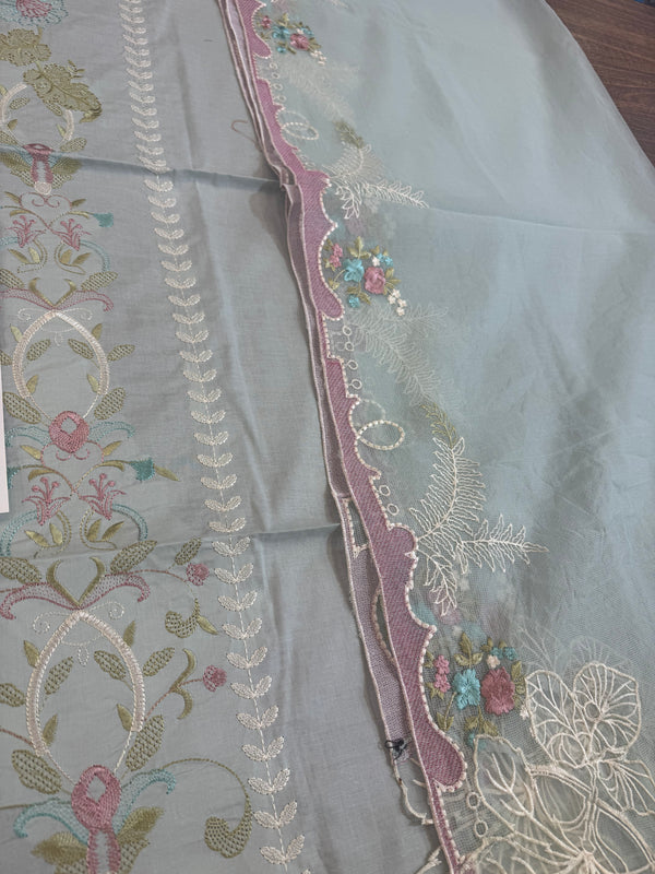 Saira shakira sky lawn 2025