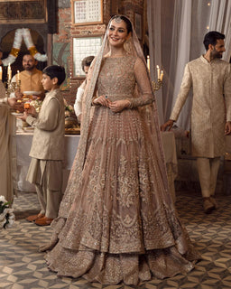 Faiza saqlain pink wedding edition