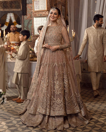 Faiza saqlain pink wedding edition
